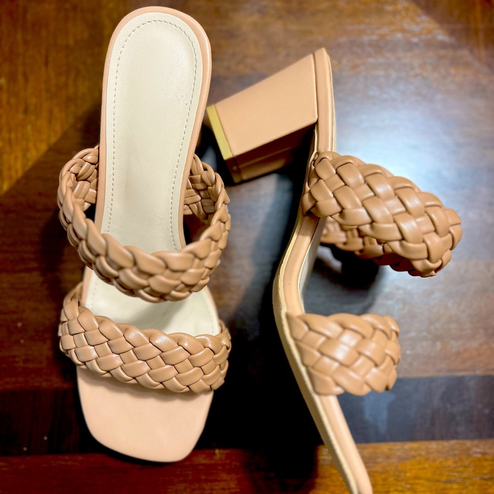 Womens chunky woven strap heel